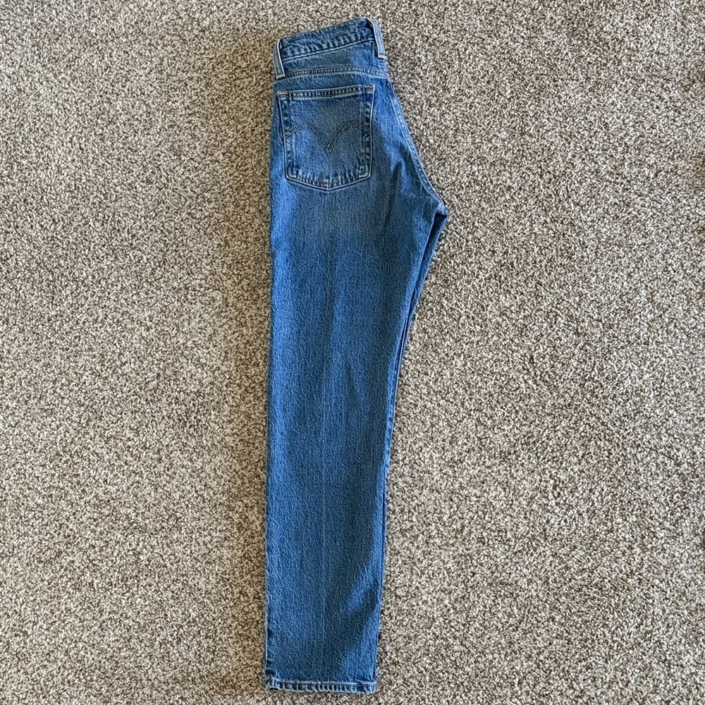 Levi's Wedgie Slim Straight-Leg Jeans 25x30 - Picture 6 of 7